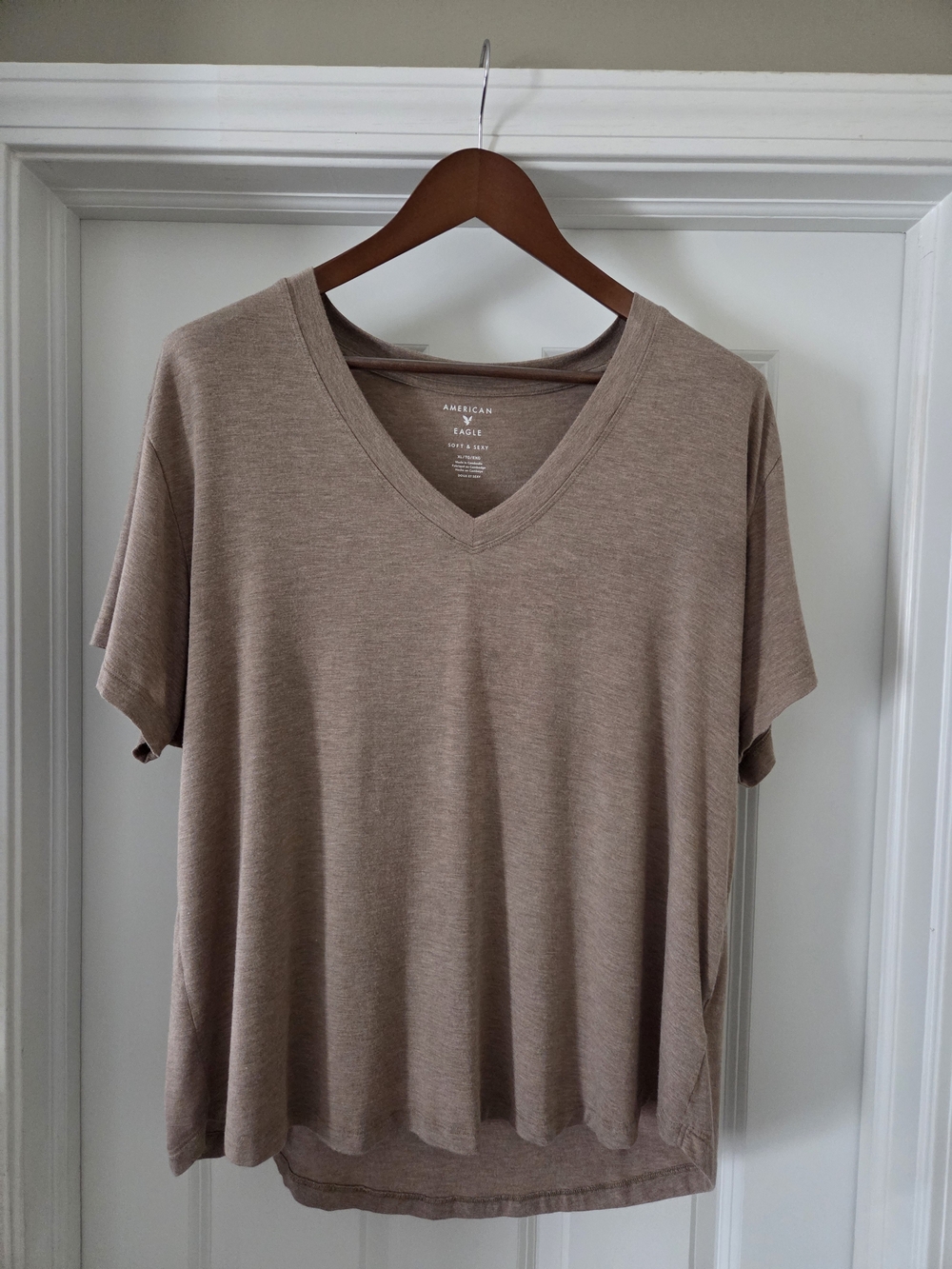 American Eagle Outfitters Women's Soft & Sexy V-Neck Tee in Scout Khaki